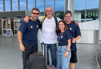 Alex Escobar antes de embarcar de volta para o Brasil