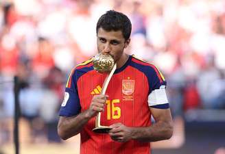 Rodri é escolhido como melhor jogador da Copa do Mundo