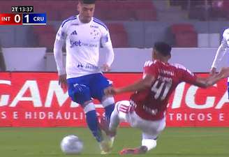 Lance ocorreu no jogo entre Internacional e Cruzeiro pelo Brasileirão, quando Gabriel Pec estreou oficialmente pelo clube mineiro.