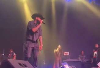Vídeo registra o momento em que Sky Whatley atinge Shamika Boyd durante apresentação nos Estados Unidos