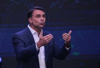 Flávio Bolsonaro, candidato do PL à Presidência, tem feito acenos à governadora de Pernambuco