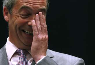 <p>O britânico Nigel Farage reage aos resultados das eleições no Parlamento da UE</p>