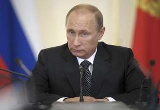 <p>Presidente russo, Vladimir Putin, preside uma reunião na residência oficial Novo-Ogaryovo, nos arredores de Moscou, em 11 de junho</p>