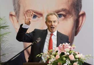 Tony Blair é considerado ícone gay por revista