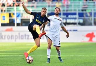Italiano: Inter e Palermo fizeram o primeiro jogo deste domingo (Foto: AFP/GIUSEPPE CACACE)