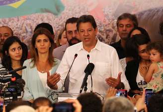Haddad faz pronunciamento em São Paulo
 28/10/2018    REUTERS/Paulo Whitaker 