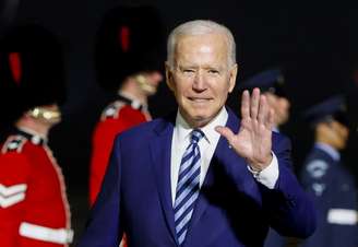 Presidente dos EUA, Joe Biden, no aeroporto da Cornuálhia, na Inglaterra
09/06/2021 REUTERS/Phil Noble/Pool