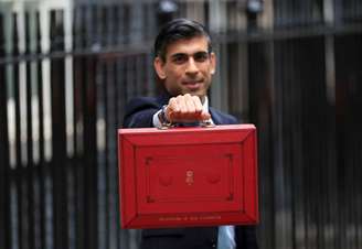 O chanceler do Tesouro do Reino Unido, Rishi Sunak, na Downing Street, Londres, Reino Unido, 27 de outubro de 2021. REUTERS/May James