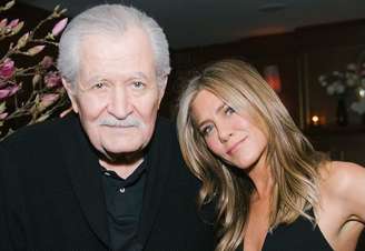 Morre John Aniston, ator e pai da atriz Jennifer Aniston