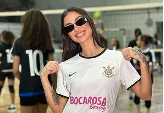 Influenciadora Bianca Andrade, conhecida como Boca Rosa, anunciou que irá patrocinar os times de base do vôlei feminino do Corinthians