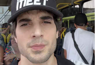 Fiuk apareceu em ônibus lotado