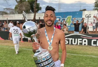 Irmão de Bruno Henrique é conhecido como 'Juninho Neymar'