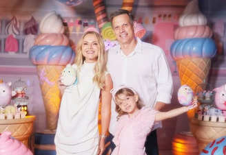 Eliana com o marido Adriano Ricco e a filha Manuela