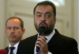 Governador Cláudio Castro (PL) no Palácio da Guanabara, na zona sul do Rio, com o secretário-executivo do Ministério da Justiça e Segurança Pública, Ricardo Cappelli.