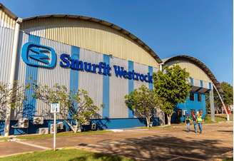 Smurfit Westrock fez investimentos milionários em fábricas brasileiras