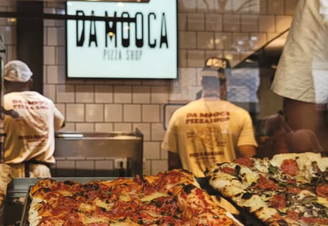 A Da Mooca Pizza Shop, em Pinheiros, realiza promoção que troca boletins de ocorrência por fatia de pizza