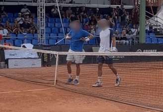 A situação aconteceu na tarde de quinta-feira, 22, durante o Itajaí Open de Tênis, realizado no Clube Itamirim, na cidade de Itajaí