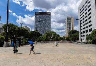 Registro de dia quente na cidade de São Paulo.