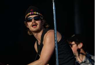 O ator e músico Joe Keery se apresenta no palco Budweiser durante o Lollapaloza 2026.