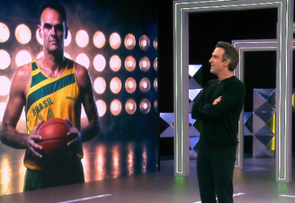 Tadeu em homenagem a Oscar Schmidt 