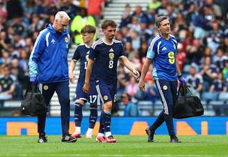 Billy Gilmour, meio-campista do Napoli e titular da Escócia, se machucou em amistoso contra Curaçao
