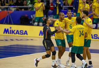 Seleção brasileira celebra ponto contra a Bélgica na Liga das Nações.