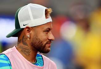 Neymar sinaliza despedida da Seleção: 'Agora acabou. Comecei aqui e fechei aqui'