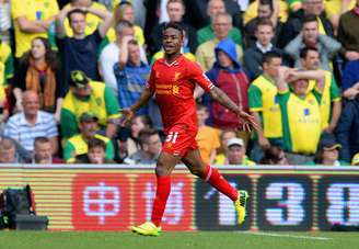 Raheem Sterling decidiu para o Liverpool contra o Norwich, com dois gols e uma assistência