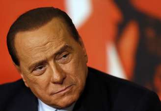 <p>A acusação contra Berlusconi é de ter mantido relações sexuais com uma jovem quando ela ainda não tinha completado 18 anos de idade</p>