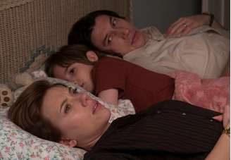 Scarlett Johansson, Adam Driver, e Azhy Robertson em 'História de um Casamento' (2019)