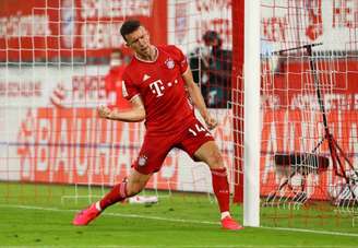 Perisic fez uma boa temporada pelo Bayern de Munique (Foto: KAI PFAFFENBACH / AFP)