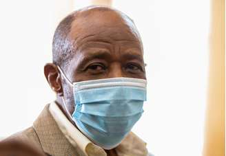 Paul Rusesabagina comparece a tribunal em Kigali
14/09/2020
REUTERS/Jean Bizimana