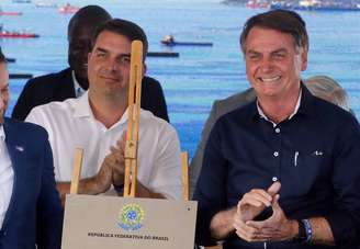 O senador Flávio Bolsonaro e o presidente Jair Bolsonaro