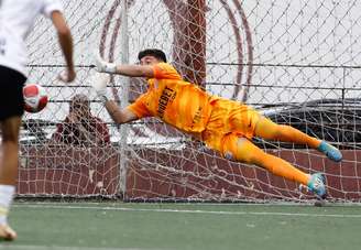 Arthur Borghi comenta invencibilidade em três competições com a equipe sub-17 do Corinthians após estreia no Brasileirão: 'mérito do grupo'. 