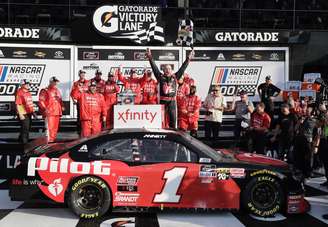 Michael Anett em sua única vitória na NASCAR 