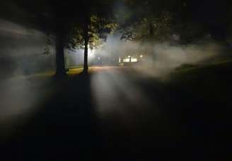 Ao longo da história, diversos pontos do planeta se tornaram sinônimo de mistério e curiosidade por causa de supostos avistamentos de objetos voadores não identificados. Alguns desses lugares atraem turistas, cientistas e ufólogos, enquanto outros permanecem isolados e cercados por teorias.