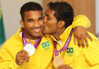 Esquiva Falcão vende medalha de prata conquistada em Londres-2012