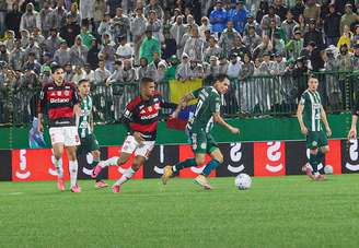 Chapecoense é goleada pelo Flamengo 