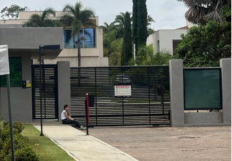 Entrada do condomínio de Flávio Bolsonaro em Brasília