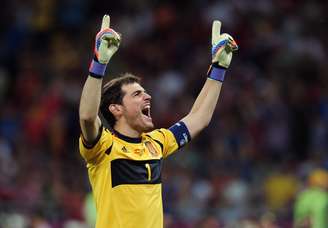 <p>Iker Casillas está fora de duelo do Real Madrid</p>