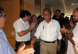 Na sede do PDT, governador do Rio de Janeiro e candidato à reeleição, Luiz Fernando Pezão (PMDB), ganhou apoio do partido para o segundo turno