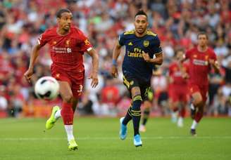 Arsenal e Liverpool duelam pela Copa da Liga Inglesa nesta quarta-feira (BEN STANSALL/AFP)
