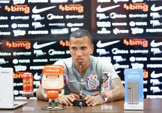 Otero concedeu coletiva (Foto: Rodrigo Coca/Ag. Corinthians)