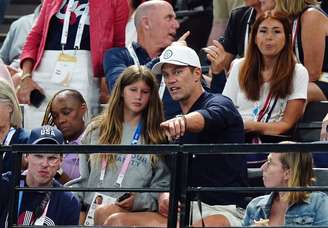 Vivian Lake Brady e seu pai Tom Brady acompanhando a Olimpíada