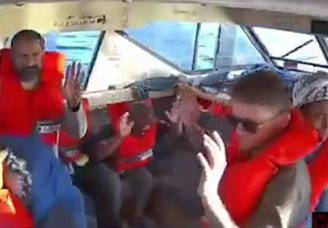 Momento em que Israel interceptou barco com Greta Thunberg e dez brasileiros a caminho de Gaza