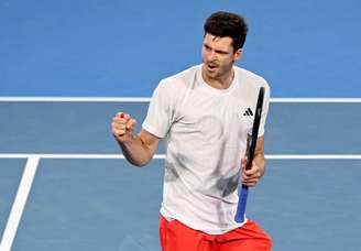 Polonês Hubert Hurkacz comemora após vencer partida na United Cup
11 de janeiro de 2026
REUTERS/Jeremy Piper
