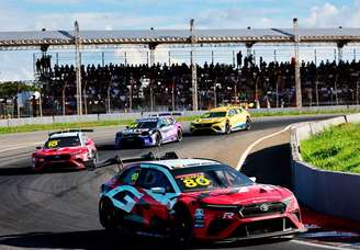 Alfredinho Ibiapina, de 17 anos, compete na Stock Car