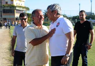 Mircea Lucescu ao lado de Zico 