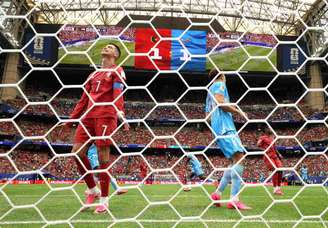 Cristiano Ronaldo lamenta ao desperdiçar chance de gol no empate entre Portugal e RD Congo pela primeira rodada da Copa –