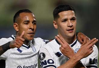 Álex Arce comemora gol pelo Independiente Rivadavia –